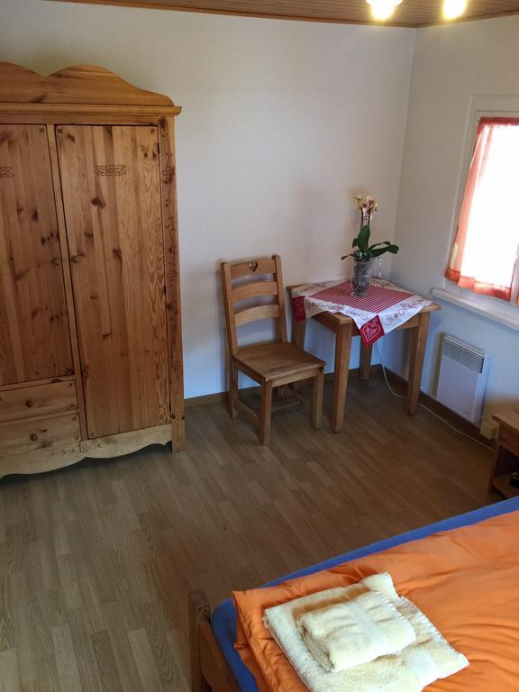 Le Central - Chambres D'Hote Grône Δωμάτιο φωτογραφία